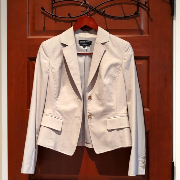 Jones New York Jackets & Blazers - Jones New York Jacket size 6